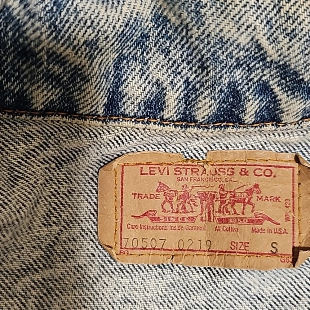 📣 Vintage 90s Levi Red Tag Acid Wash Denim Blue 🤠  Jean Jacket 🧥 Size Small - Picture 8 of 8